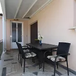 Πανσιόν And Bella Vista Ρόβινι