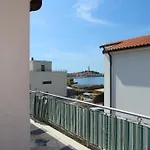 Πανσιόν And Bella Vista 3*