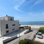 Πανσιόν And Bella Vista 3*