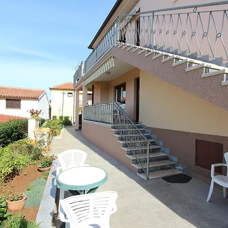 And Bella Vista 3*