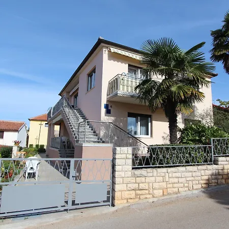 And Bella Vista Ровинь