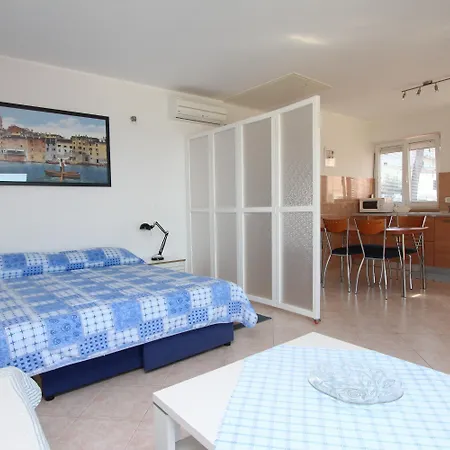 And Bella Vista Гостевой дом Ровинь