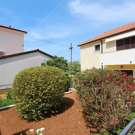 Guest house And Bella Vista 3*
