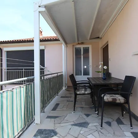 Guest house And Bella Vista 3*