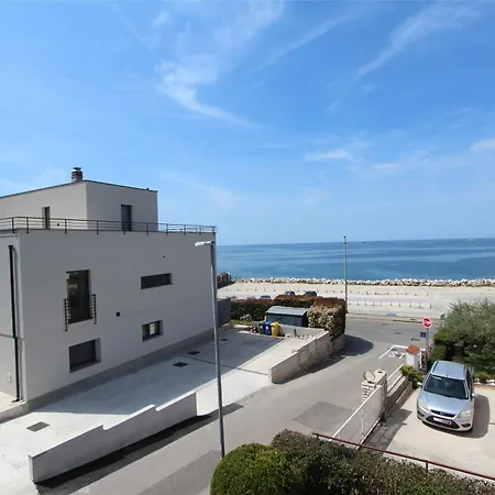 Guest house And Bella Vista 3*