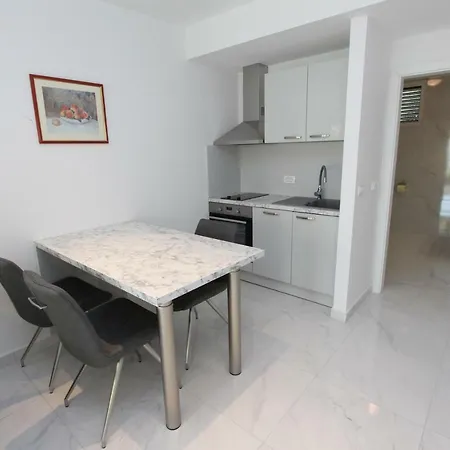 Affittacamere Rooms&apartments Bella Vista 3*